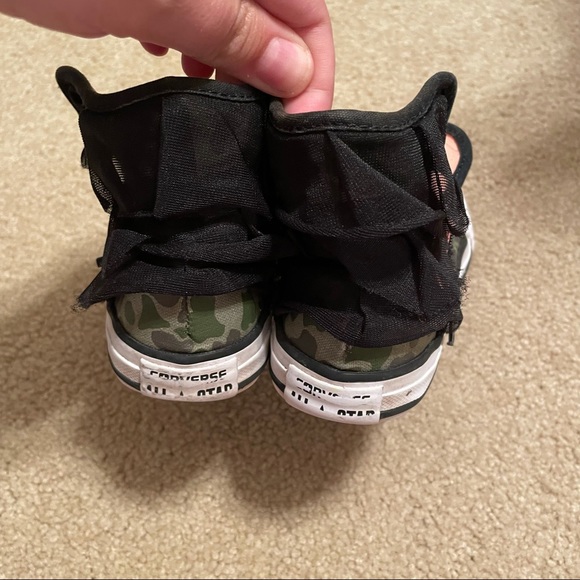 Girl’s High Top Converse All Star with ruffles and camo print (size 12) - Picture 10 of 10